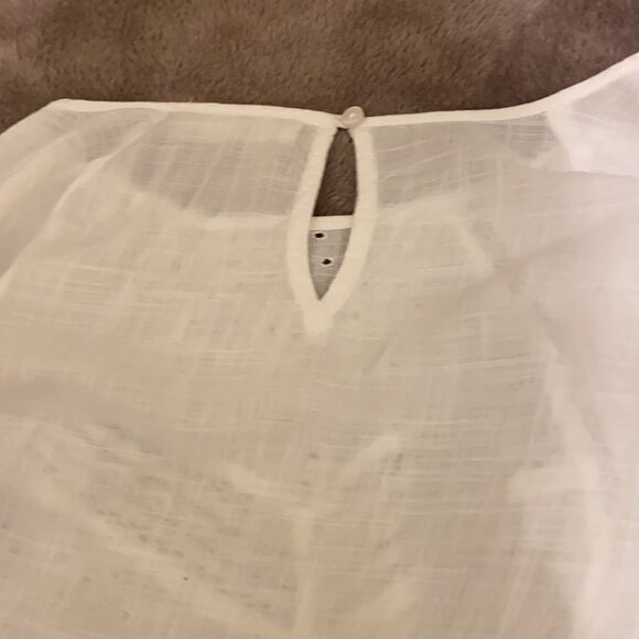 Lucky Brand white blouse in very good condition. Size L. - Picture 4 of 12